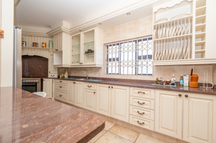 7 Bedroom Property for Sale in Myburgh Park Western Cape